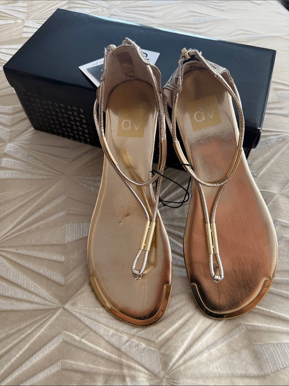 DV by Dolce Vita Gold Metallic T-Strap Flat Sandals